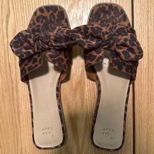 Leopard Print Bow Slide Sandals Women Size 10 Flat Slip On